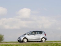 Mercedes-Benz A-Class 2004 photo