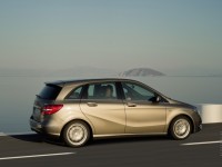 Mercedes-Benz B-Class 2012 photo