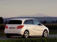 Mercedes-Benz B-Class 2012 photo