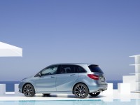 Mercedes-Benz B-Class 2012 photo