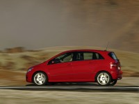 Mercedes-Benz B-Class 2005 photo