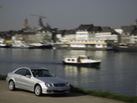 Mercedes-Benz CLK-Class photo