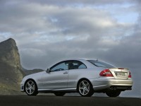 Mercedes-Benz CLK-Class photo