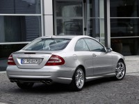 Mercedes-Benz CLK-Class photo
