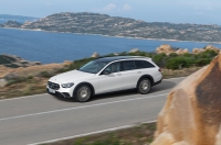 Mercedes-Benz E-Class All-Terrain photo