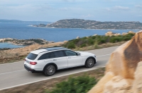 Mercedes-Benz E-Class All-Terrain photo