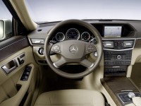 Mercedes-Benz E-Class W212 photo