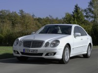 Mercedes-Benz E-Class W211 photo