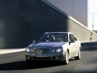 Mercedes-Benz E-Class W211 photo