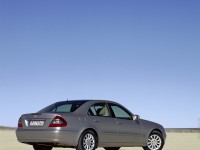 Mercedes-Benz E-Class W211 photo