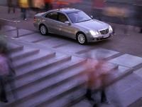 Mercedes-Benz E-Class W211 photo