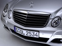 Mercedes-Benz E-Class W211 photo