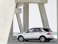 Mercedes-Benz M-Class 2012 photo