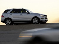 Mercedes-Benz M-Class 2012 photo