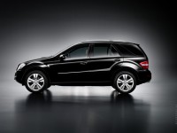 Mercedes-Benz M-Class photo