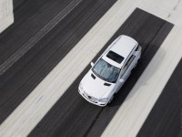 Mercedes-Benz M-Class photo
