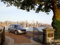 Mercedes-Benz R-Class photo