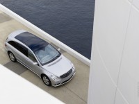Mercedes-Benz R-Class photo