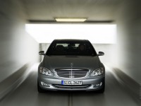 Mercedes-Benz S-Class 2005 photo