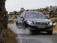 Mercedes-Benz S-Class 2005 photo