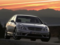 Mercedes-Benz S-Class 2005 photo