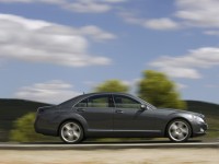 Mercedes-Benz S-Class 2005 photo