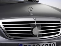 Mercedes-Benz S-Class 2005 photo