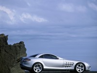 Mercedes-Benz SLR-Class photo