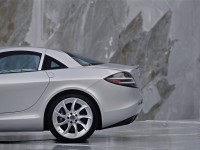 Mercedes-Benz SLR-Class photo