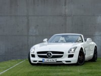 Mercedes-Benz SLS AMG Roadster photo