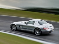 Mercedes-Benz SLS AMG photo