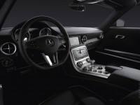 Mercedes-Benz SLS AMG photo